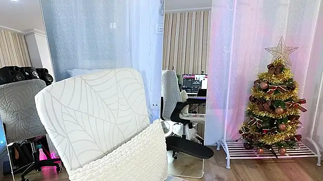 Snapshot of Tawny_cox chatting on December 4, 2025, 9:19 am Tawny cox online show from December 4, 2025, 9:19 am