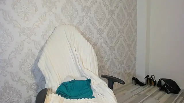 HarleyOuinn online show from September 23, 2025, 9:22 pm