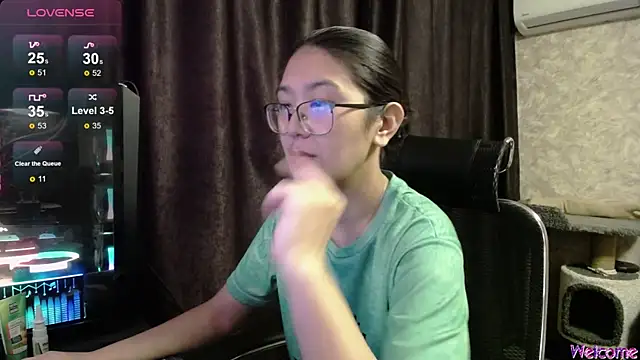 Snapshot of Brightssmiles chatting on October 24, 2025, 7:29 am Brightssmiles online show from October 24, 2025, 7:29 am