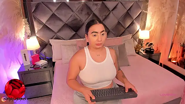 Snapshot of sofhiaa_adaams chatting on September 22, 2025, 11:11 pm sofhiaa adaams online show from September 22, 2025, 11:11 pm