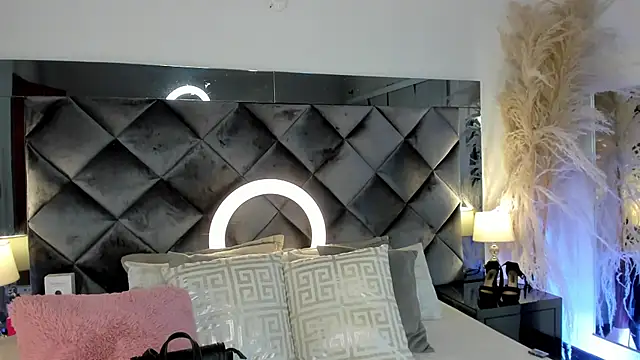 Snapshot of sofhiaa_adaams chatting on October 18, 2025, 10:12 pm sofhiaa adaams online show from October 18, 2025, 10:12 pm