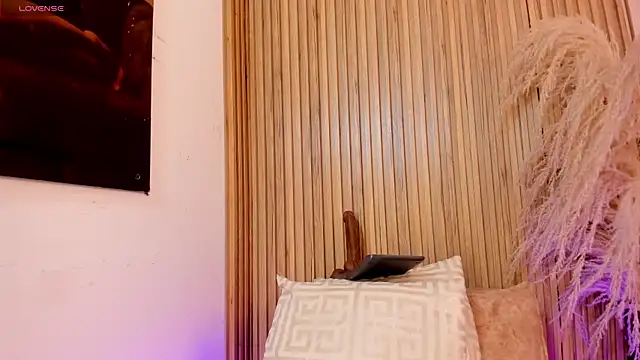 sofhiaa adaams online show from February 10, 2026, 10:42 pm