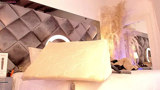 Snapshot of sofhiaa_adaams chatting on October 30, 2025, 11:12 pm sofhiaa adaams online show from October 30, 2025, 11:12 pm