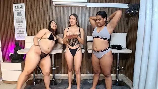 Snapshot of fetishcouples47 chatting on October 4, 2025, 11:12 am fetishcouples47 online show from October 4, 2025, 11:12 am