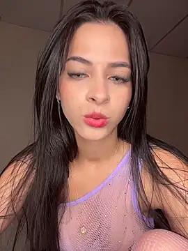 Snapshot of violetta-brown1 chatting on February 5, 2026, 4:41 am violetta-brown1 online show from February 5, 2026, 4:41 am