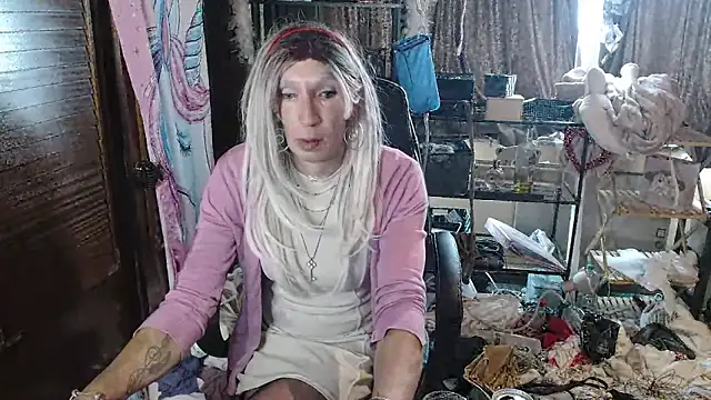 Ombeline1 online show from September 23, 2025, 11:06 am