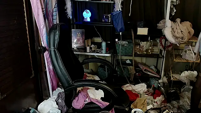 Ombeline1 online show from September 24, 2025, 1:02 am