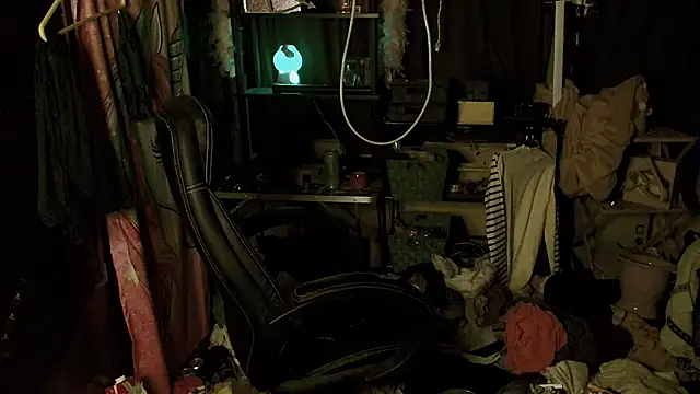 Ombeline1 online show from November 10, 2025, 11:21 pm