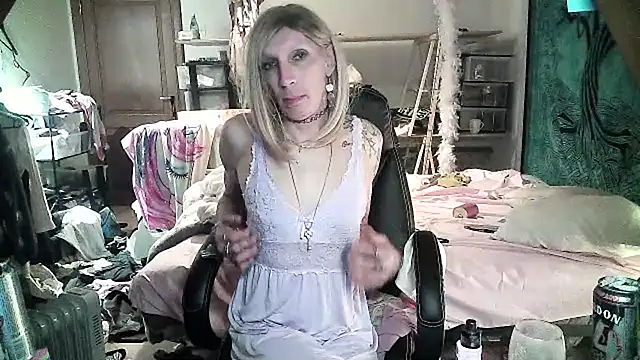 Ombeline1 online show from March 8, 2025, 10:02 pm