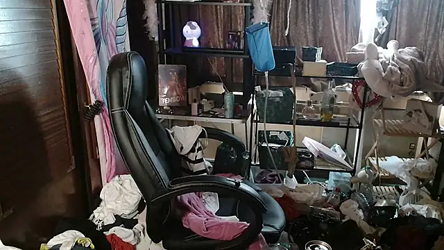 Ombeline1 online show from September 25, 2025, 12:33 pm