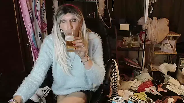 Ombeline1 online show from October 14, 2025, 7:58 pm