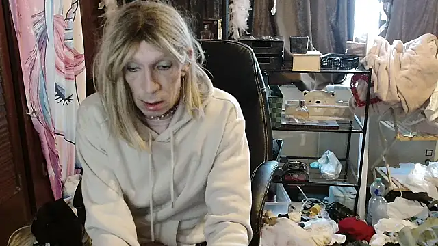 Ombeline1 online show from October 26, 2025, 8:15 am