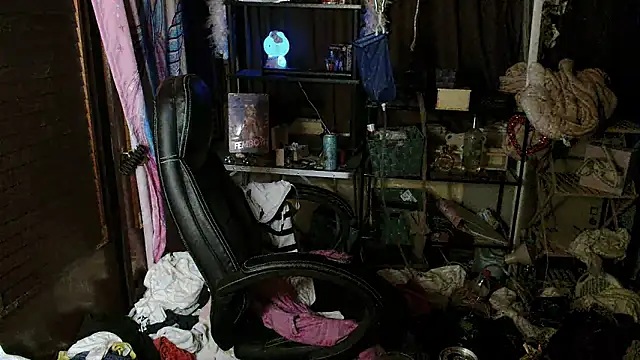 Ombeline1 online show from September 26, 2025, 12:39 am