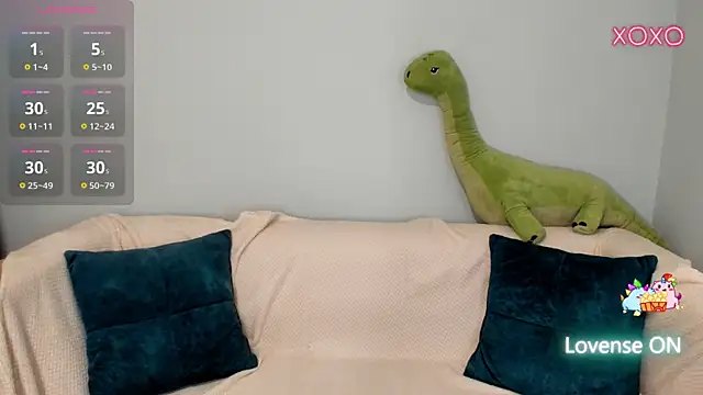 MilliStrii online show from April 14, 2026, 1:21 am