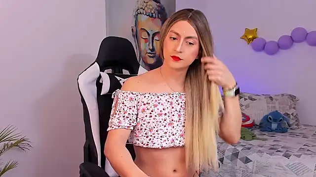 Snapshot of _Pame_Leon_ chatting on October 8, 2025, 8:09 pm Pame Leon online show from October 8, 2025, 8:09 pm