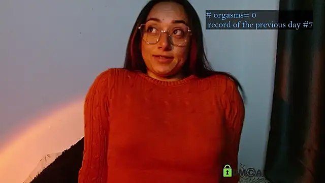 Snapshot of Hot_Candy_ chatting on September 28, 2025, 3:46 am Hot Candy  online show from September 28, 2025, 3:46 am