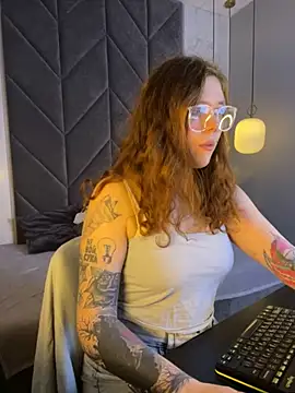 SophiePure online show from October 14, 2025, 8:53 pm