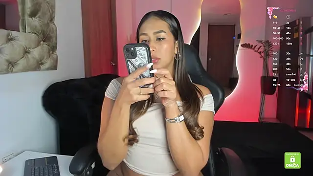 Snapshot of AmelyaMann chatting on October 19, 2025, 1:36 pm AmelyaMann online show from October 19, 2025, 1:36 pm