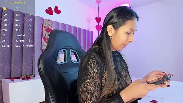 AmelyaMann online show from February 14, 2025, 12:36 pm