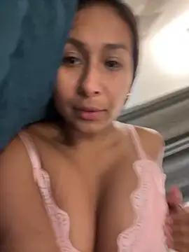 Snapshot of AmelyaMann chatting on September 21, 2025, 1:44 am AmelyaMann online show from September 21, 2025, 1:44 am