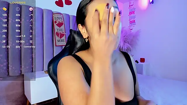 AmelyaMann online show from February 24, 2025, 12:37 pm