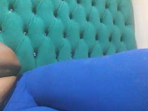 Snapshot of Sexy_Riri chatting on October 17, 2025, 7:04 pm Sexy Riri online show from October 17, 2025, 7:04 pm