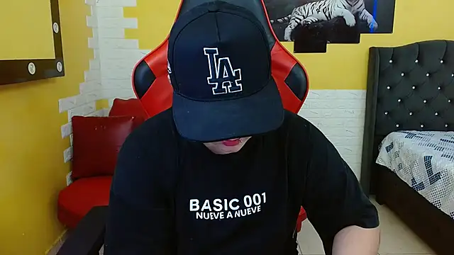 Snapshot of isabeautyx19 chatting on September 13, 2025, 5:07 am isabeautyx19 online show from September 13, 2025, 5:07 am