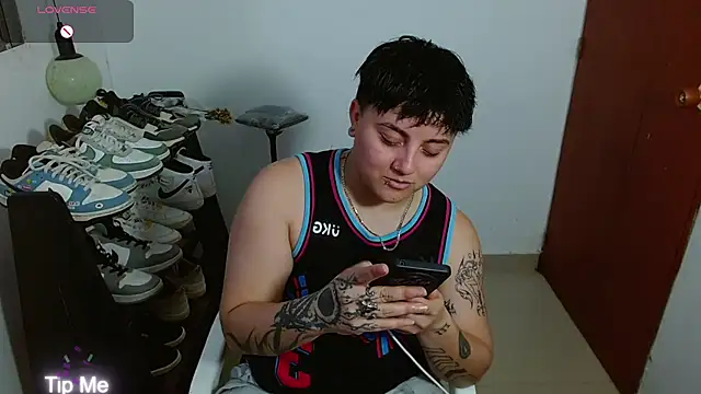 Snapshot of isabeautyx19 chatting on November 4, 2025, 10:35 pm isabeautyx19 online show from November 4, 2025, 10:35 pm