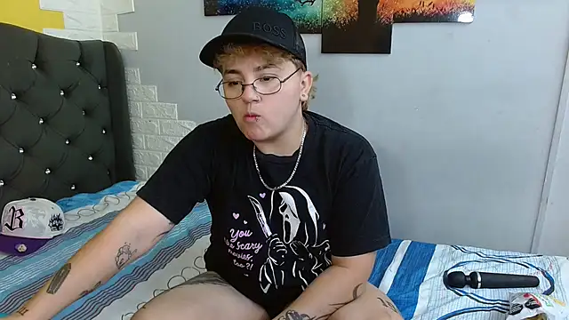 Snapshot of isabeautyx19 chatting on October 4, 2025, 3:30 am isabeautyx19 online show from October 4, 2025, 3:30 am