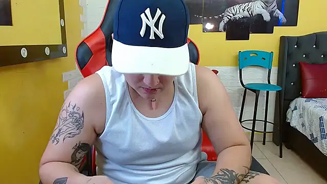 Snapshot of isabeautyx19 chatting on September 14, 2025, 5:08 am isabeautyx19 online show from September 14, 2025, 5:08 am