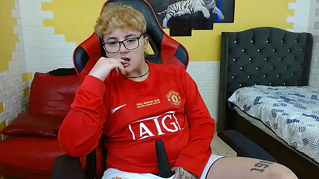 Snapshot of isabeautyx19 chatting on September 11, 2025, 4:01 am isabeautyx19 online show from September 11, 2025, 4:01 am