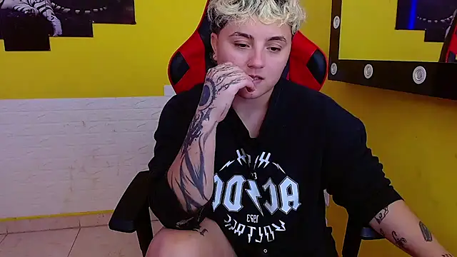 Snapshot of isabeautyx19 chatting on March 21, 2025, 6:05 am isabeautyx19 online show from March 21, 2025, 6:05 am