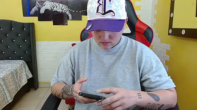 Snapshot of isabeautyx19 chatting on September 19, 2025, 3:54 am isabeautyx19 online show from September 19, 2025, 3:54 am