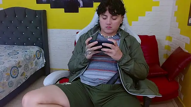 isabeautyx19 online show from April 3, 2026, 2:51 am