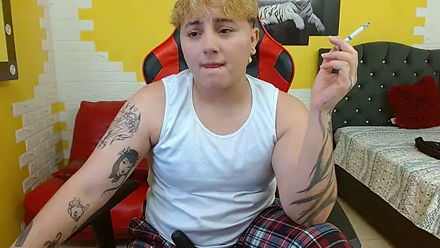 Snapshot of isabeautyx19 chatting on September 23, 2025, 1:34 am isabeautyx19 online show from September 23, 2025, 1:34 am