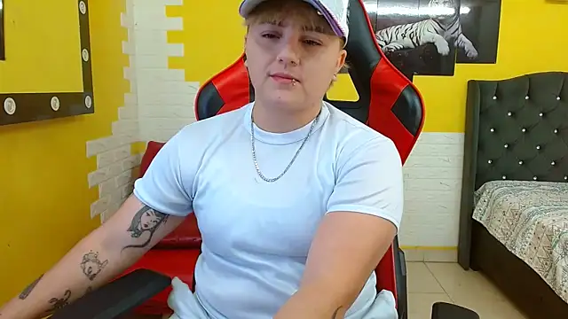 Snapshot of isabeautyx19 chatting on September 30, 2025, 1:55 am isabeautyx19 online show from September 30, 2025, 1:55 am