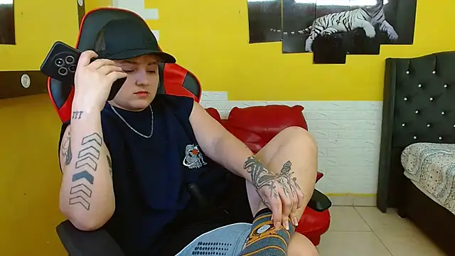 Snapshot of isabeautyx19 chatting on September 25, 2025, 3:56 am isabeautyx19 online show from September 25, 2025, 3:56 am