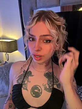 Snapshot of Bonnie_vega chatting on October 5, 2025, 9:16 pm Bonnie vega online show from October 5, 2025, 9:16 pm