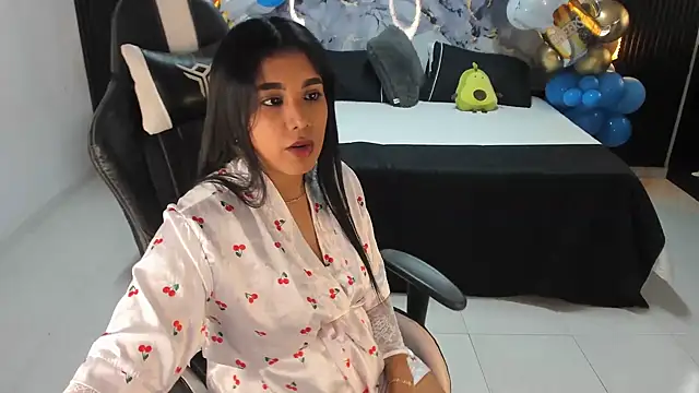 Ivy 16 online show from September 27, 2025, 2:01 pm