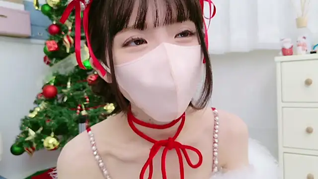 Snapshot of -minami- chatting on December 27, 2024, 2:33 pm -minami- online show from December 27, 2024, 2:33 pm