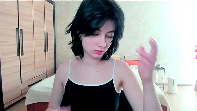 JulisSweet online show from February 13, 2025, 7:35 am