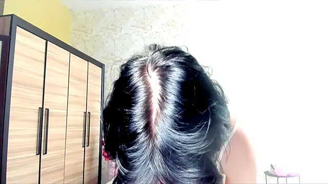 JulisSweet online show from March 1, 2025, 1:40 pm