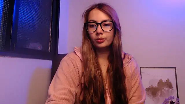 lalawhitte online show from April 22, 2026, 10:33 am