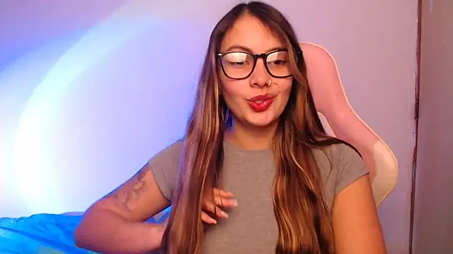 Snapshot of lalawhitte chatting on October 17, 2025, 8:43 pm lalawhitte online show from October 17, 2025, 8:43 pm