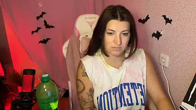 Katrin  kiss online show from November 1, 2025, 2:11 pm