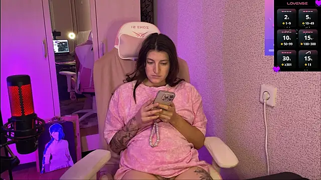 Katrin  kiss online show from February 25, 2025, 4:04 pm