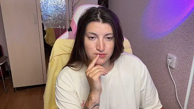 Snapshot of Katrin__kiss chatting on July 12, 2026, 5:47 pm Katrin kiss online show from July 12, 2026, 5:47 pm