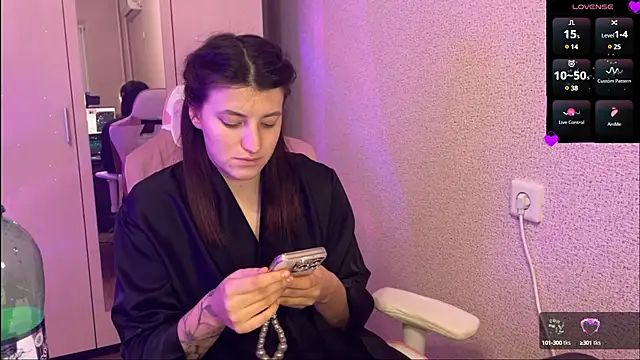 Katrin  kiss online show from February 11, 2025, 6:33 pm