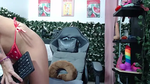 natasha squirt28 online show from November 9, 2025, 2:26 am