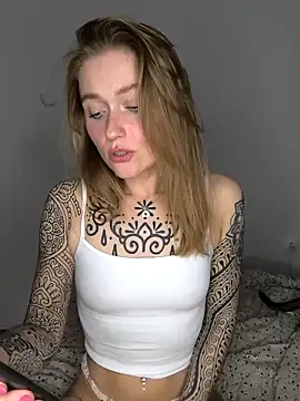 Goldloeckchen159 online show from March 10, 2026, 10:25 pm